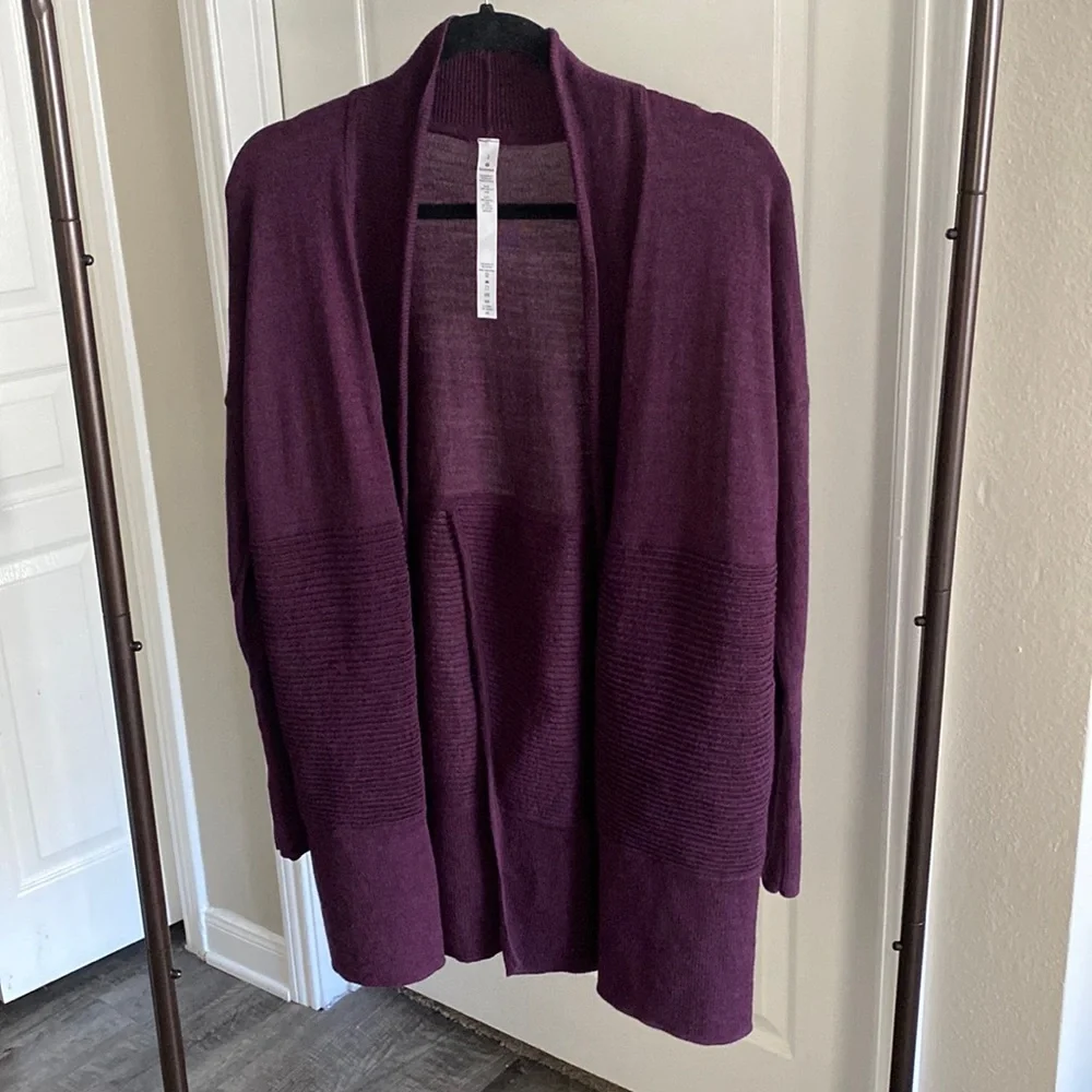 Lululemon Sit In Lotus Wrap II Size 2